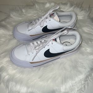 Converse Court Legacy Lift